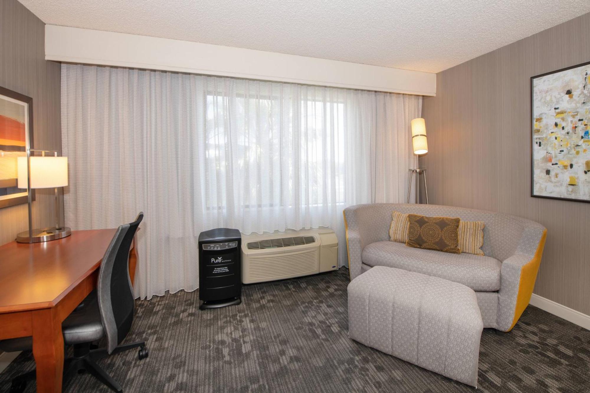 Courtyard By Marriott Newark Silicon Valley Exterior foto